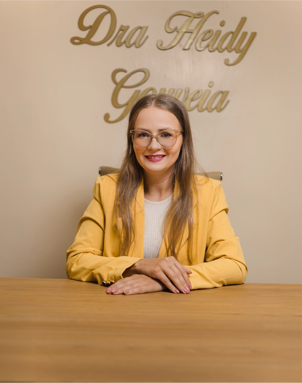 Dra. Heidy Küll Gouveia em seu consultório